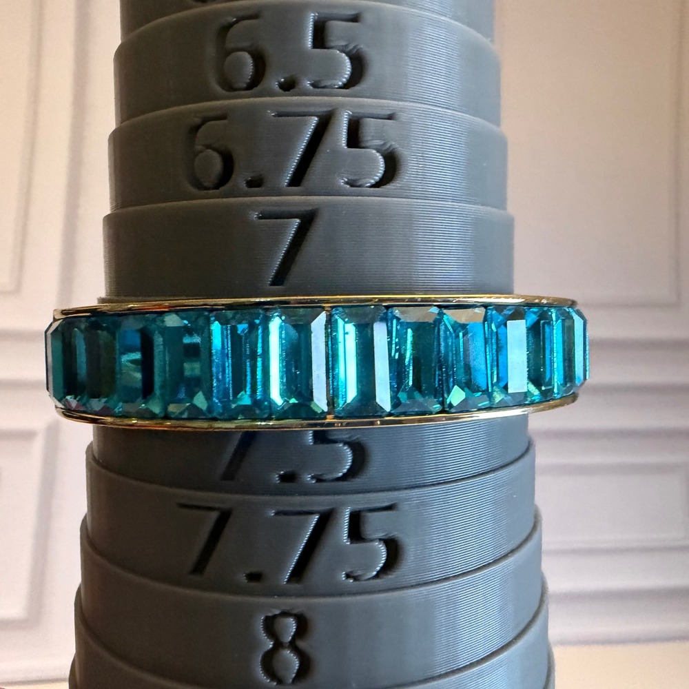 Sparkles! Blue Crystal Emerald Cut Hinged Bangle Bracelet Gold Tone Heidi Daus - Picture 5 of 5